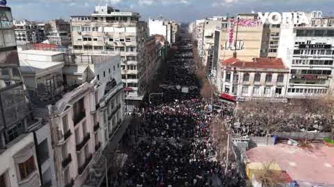 Πρωτοφανές ανθρώπινο ποτάμι για τα Τέμπη στη Θεσσαλονίκη, εκατοντάδες χιλιάδες ζήτησαν Δικαιοσύνη