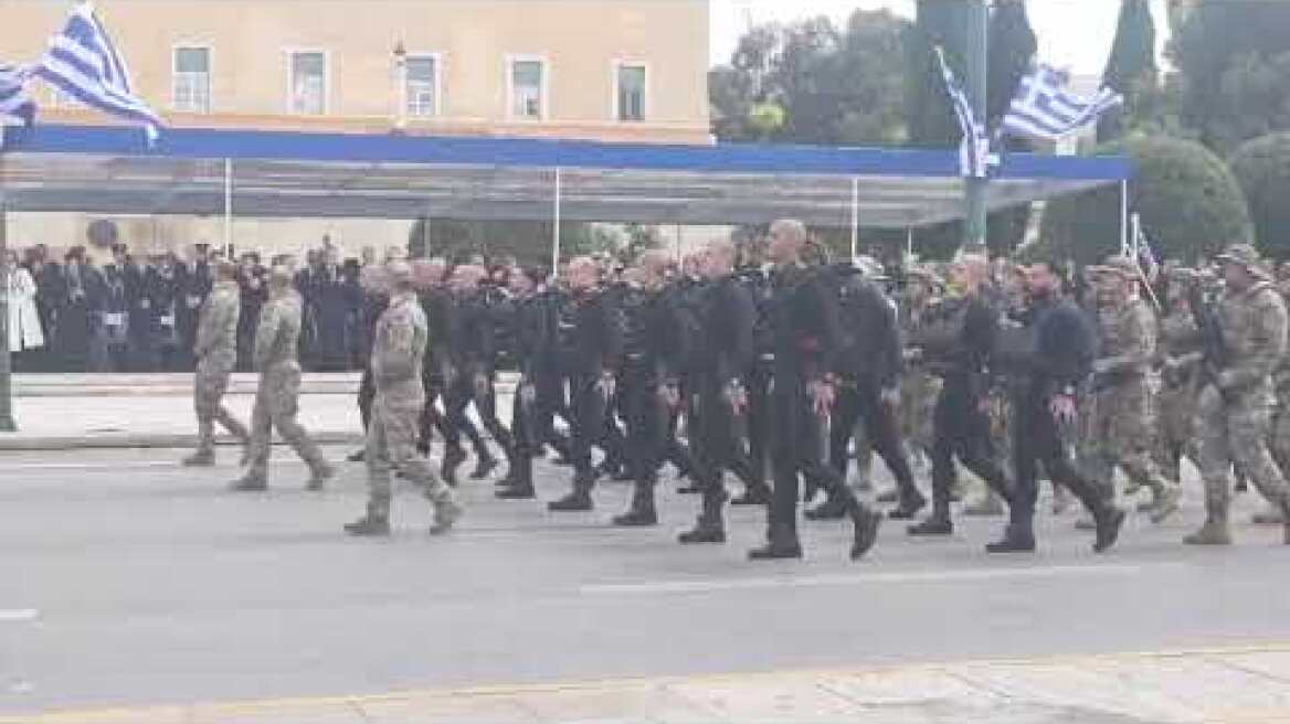 H μεγάλη στρατιωτική παρέλαση στην Αθήνα για την 25η Μαρτίου (23)