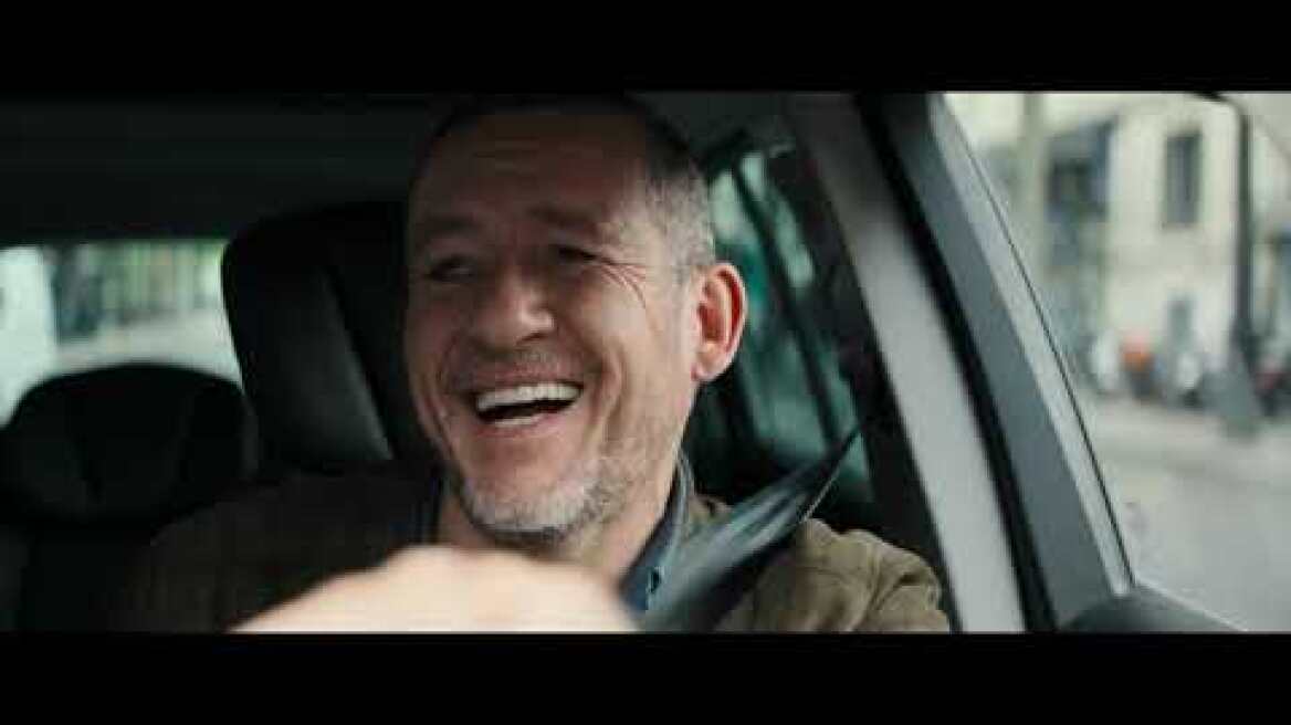 Ο ΣΟΦΕΡ ΤΗΣ ΚΥΡΙΑΣ ΜΑΝΤΛΕΝ Official Greek Trailer Une Belle Course