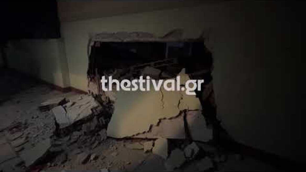 Thestival.gr Ισχυρή έκρηξη σε πολυκατοικία στις Συκιές Θεσσαλονίκης