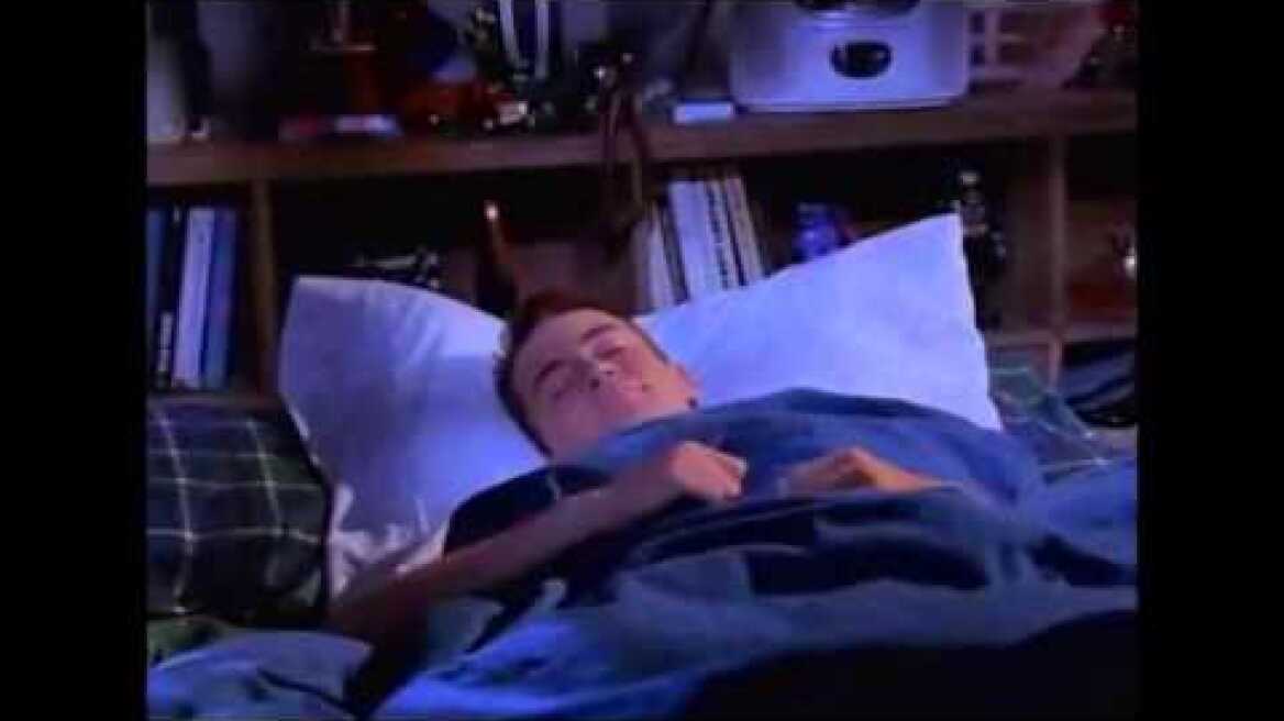 Chandler Bing tries to quit smoking.