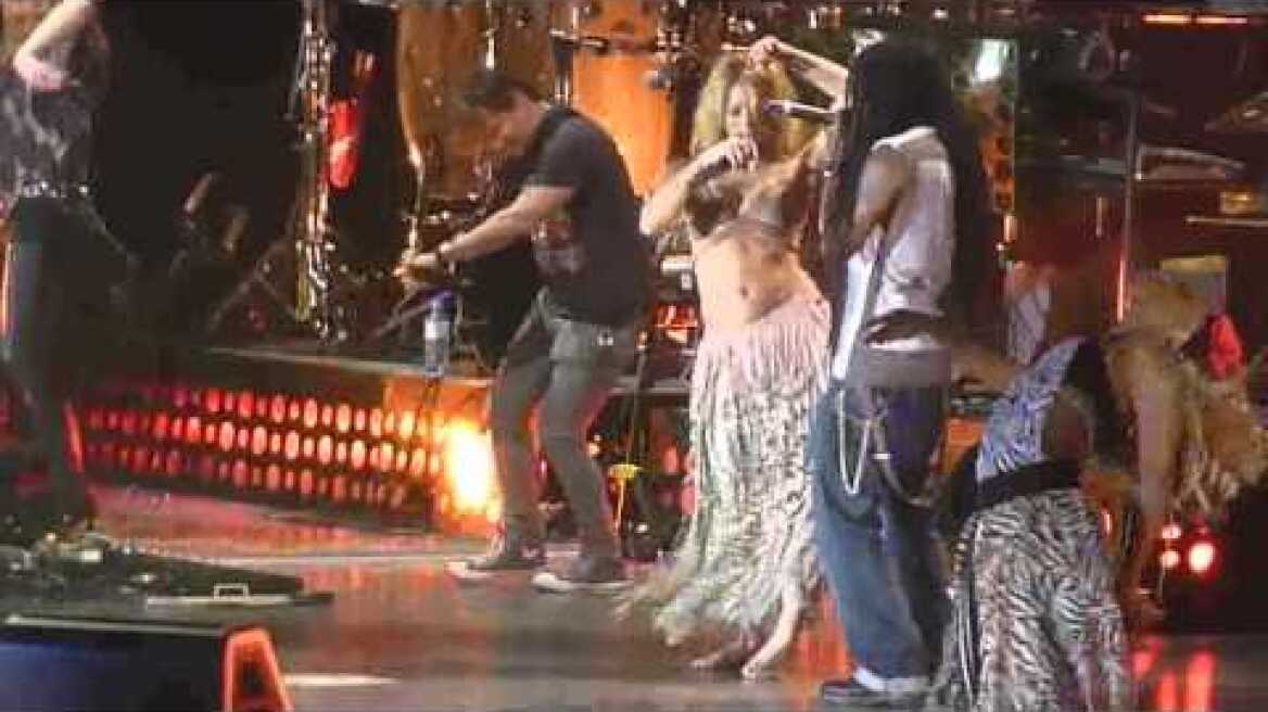 O PIQUE :) koncert SHAKIRA - HIPS DON`T LIE 17.05.2011 live ATLAS ARENA LODZ POLAND
