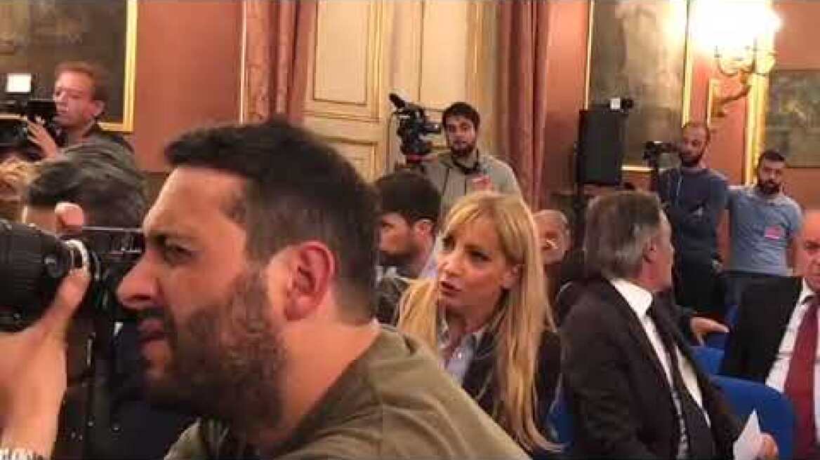 Matteo Salvini — In diretta dalla Prefettura di Napoli (16/05/2019)