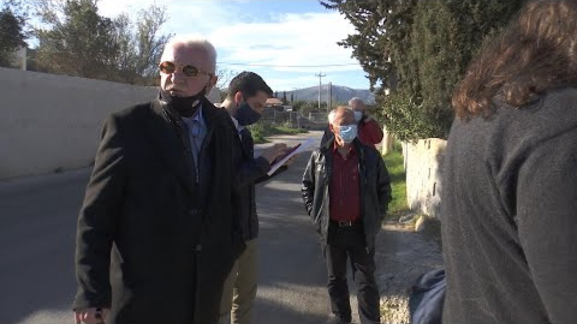 «ΕΙΔΑ ΚΑΙ ΕΓΩ ΤΗΝ ΚΟΠΕΛΑ ΕΔΩ ΓΥΡΩ…»