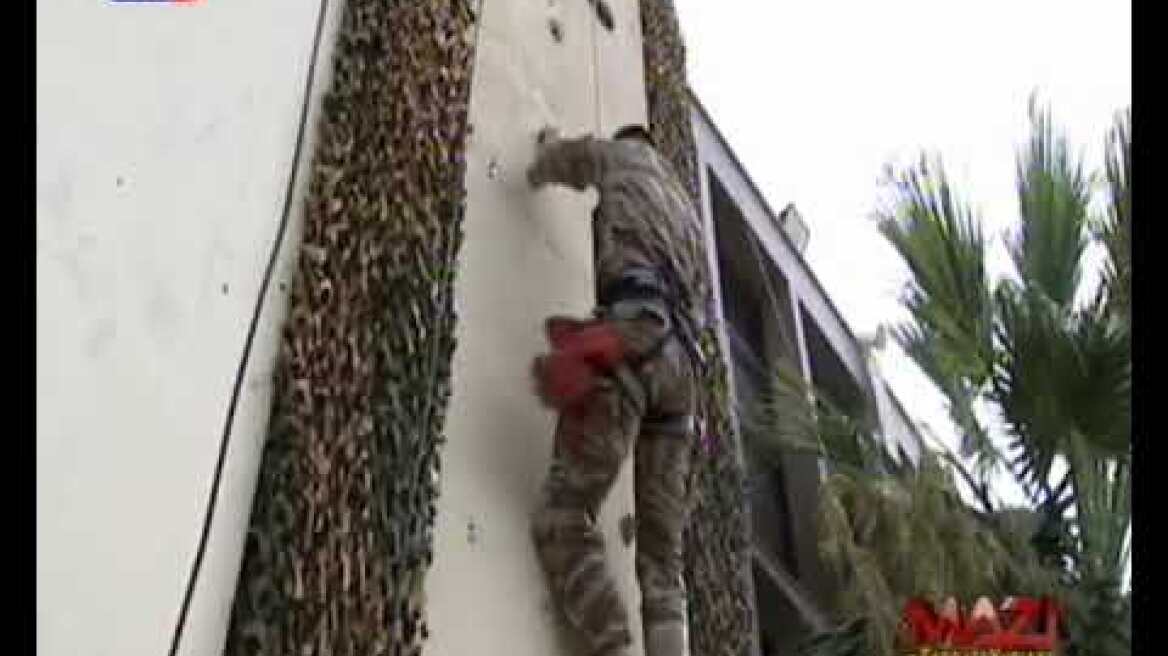 Ο Κυριάκος Μητσοτάκης (επίδειξη στελεχών Ενόπλων Δυνάμεων)