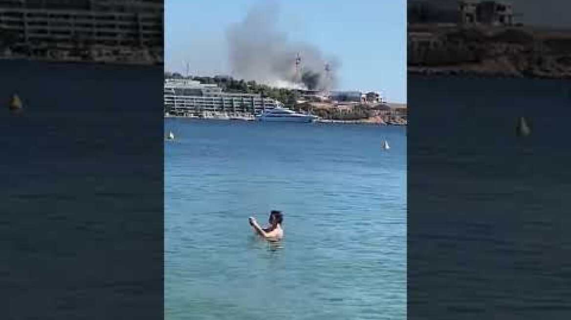 Φωτιά στις εγκαταστάσεις του Αστέρα Βουλιαγμένης