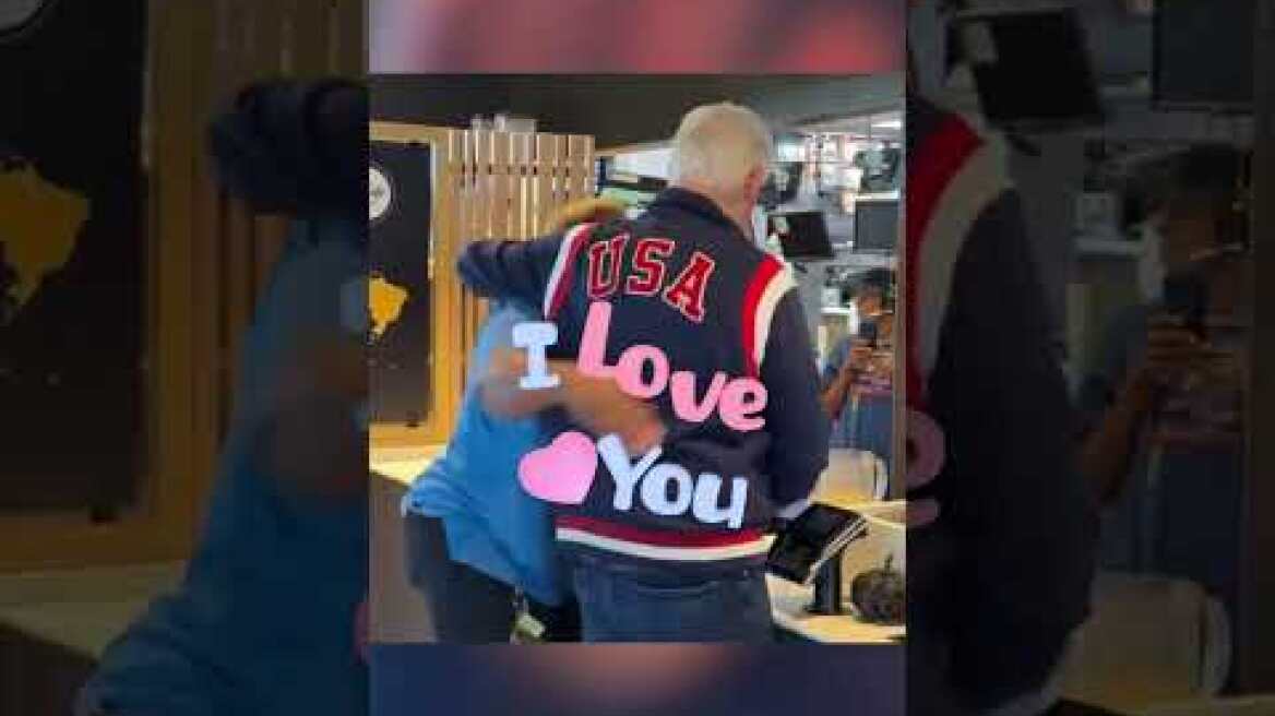 Bill Clinton MISTAKEN FOR Joe Biden 🎃