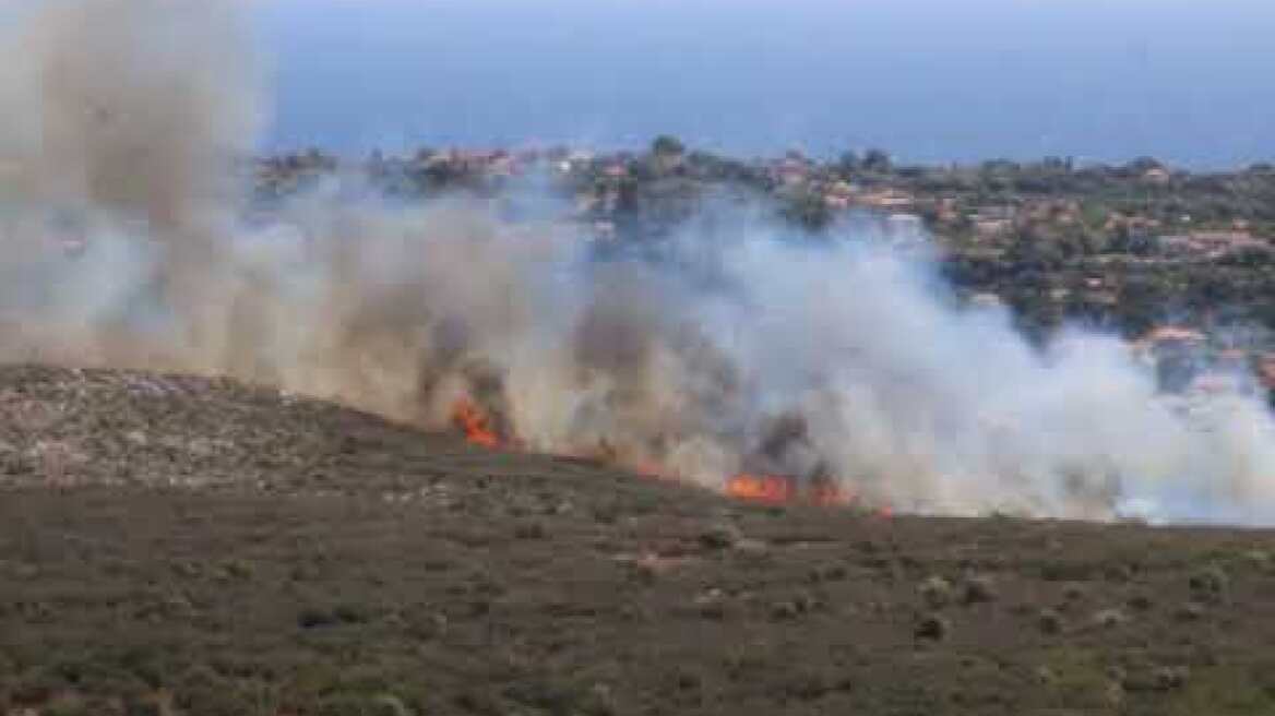 INKEFALONIA.GR : Η φωτιά από το κάστρο