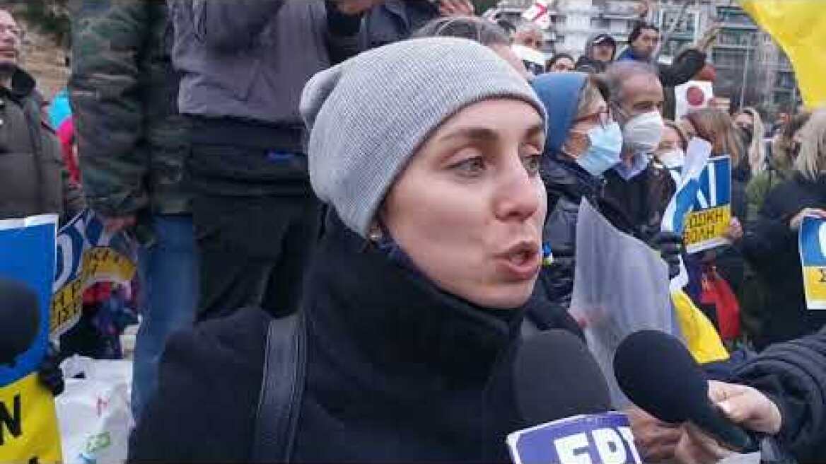 Πόλεμος στην Ουκρανία: Ανθρώπινη αλυσίδα σχημάτισαν πολίτες στον Λευκό Πύργο