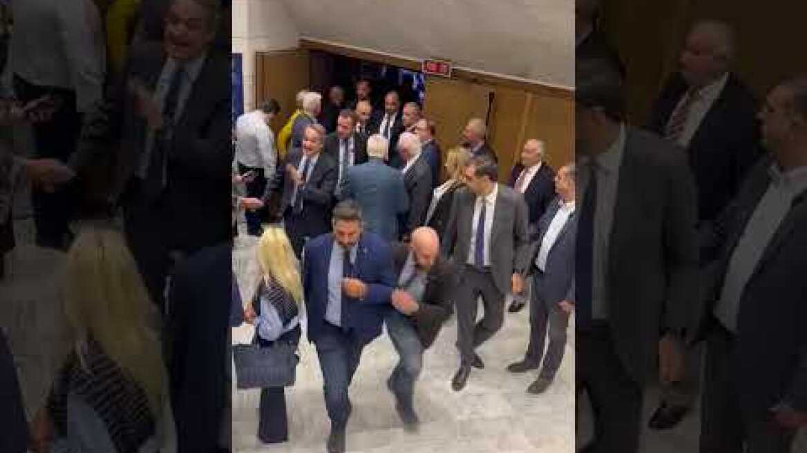 Αποχώρηση Μητσοτάκη