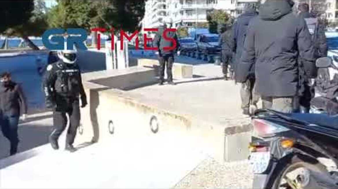 Προσαγωγές ατόμων στον Λευκό Πύργο - GrTimes