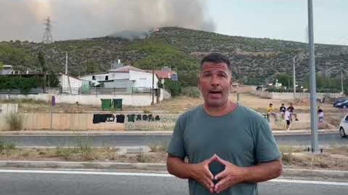 Άγιος Νεκτάριος - Άνω Λιόσια: Το μέτωπο της φωτιάς «σκαρφαλώνει» στους πρόποδες της Πάρνηθας