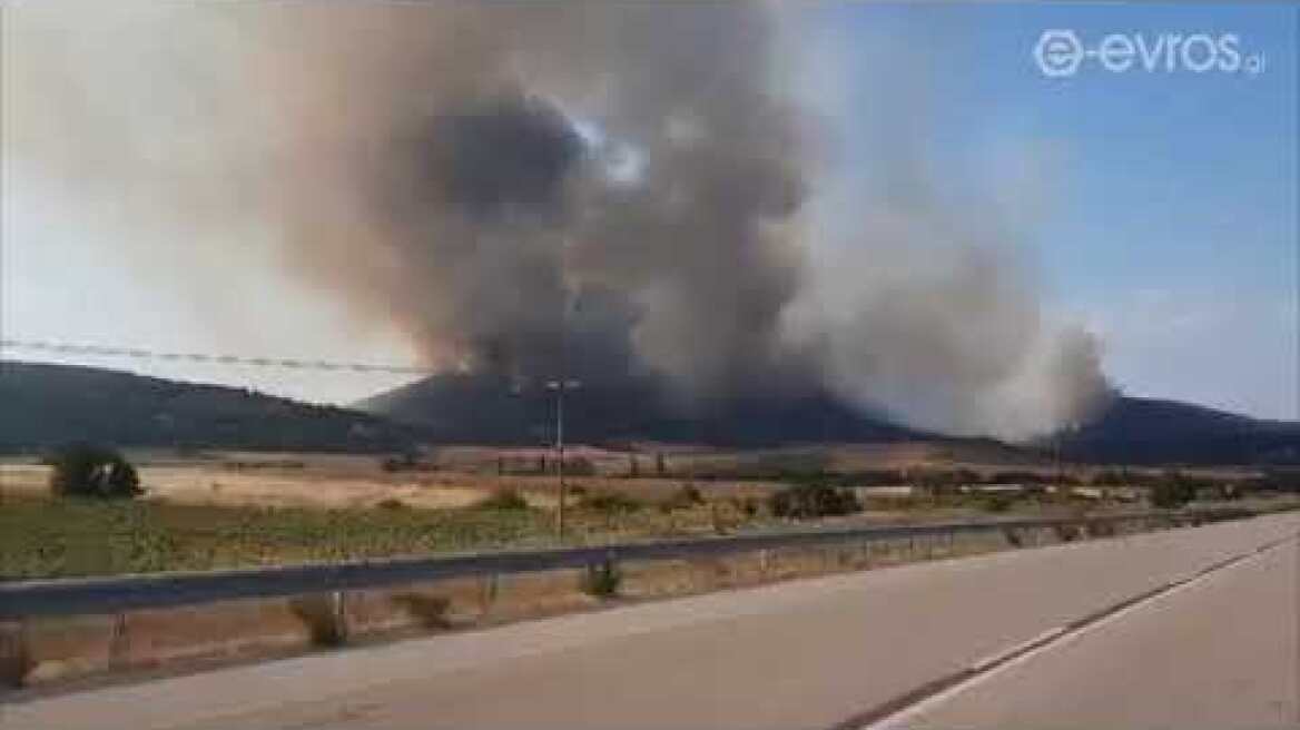 18:00 Ξεπερνά το ένα χιλιόμετρο το μέτωπο της φωτιάς στον κεντρικό Έβρο