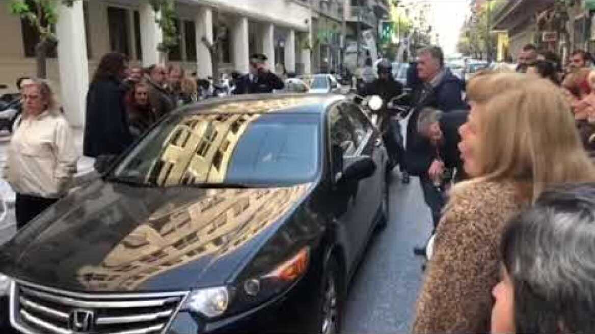 Έκλεισαν την οδο Αριστοτελους στο ύψος του υπουργείο Υγείας