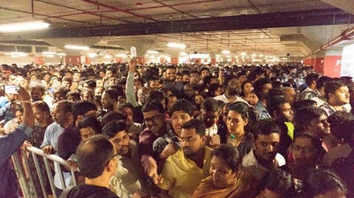 Crowds at IKEA India opening day