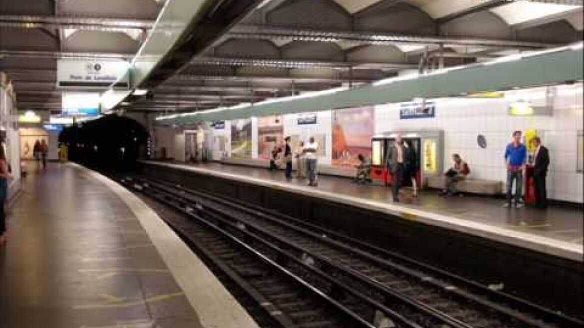 ΘΑΝΟΣ ΜΙΚΡΟΥΤΣΙΚΟΣ :  ΠΕΡΙΠΛΑΝΗΣΙΣ