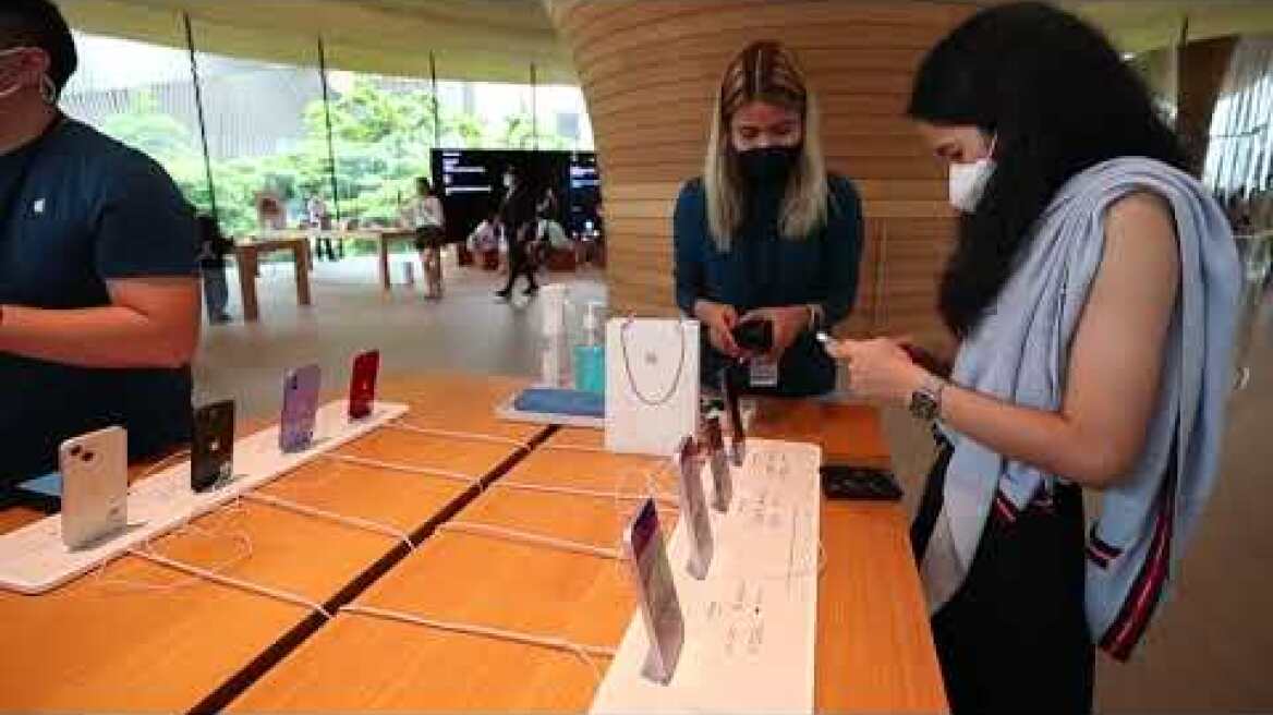 Ουρές στην Μπανγκόκ για την αγορά του iPhone 14