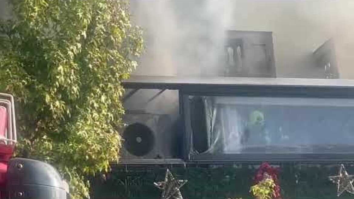 Φωτιά σε κατάστημα εστίασης στη Λεωφόρο Νίκης στη Θεσσαλονίκη (1)