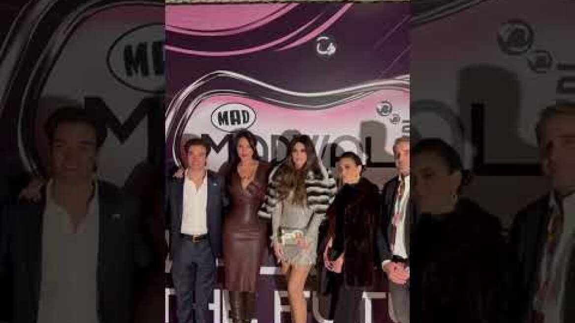 Στο κόκκινο χαλί του Madwalk η Κίμπερλι Γκιλφόιλ