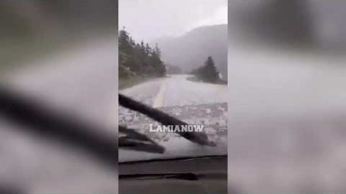 Σφοδρή χαλαζόπτωση στο δρόμο προς Μαυρολιθάρι
