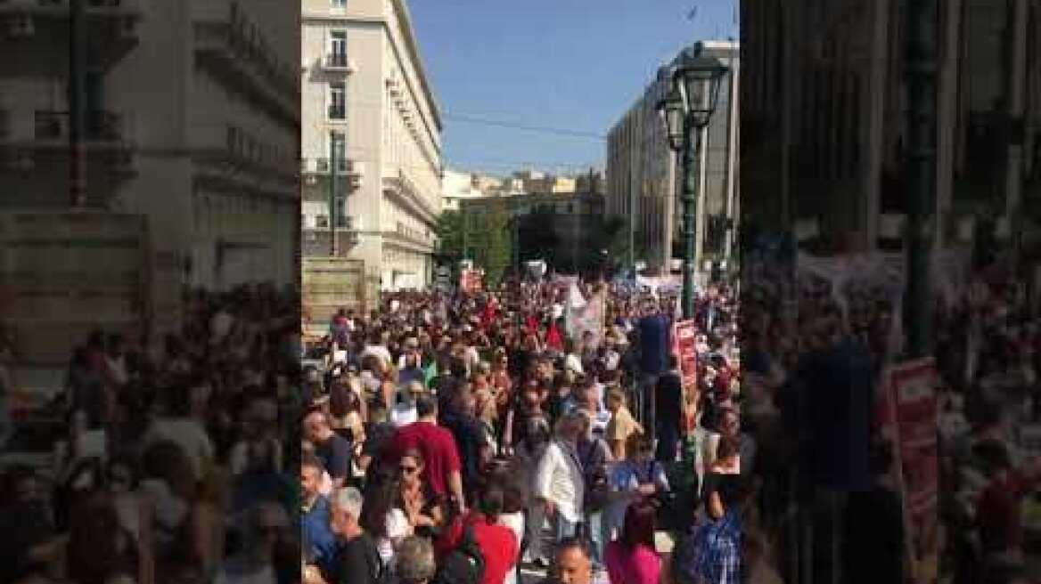 Απεργία για το εργασιακό νομοσχέδιο: Ξεκίνησαν οι συγκεντρώσεις (1)