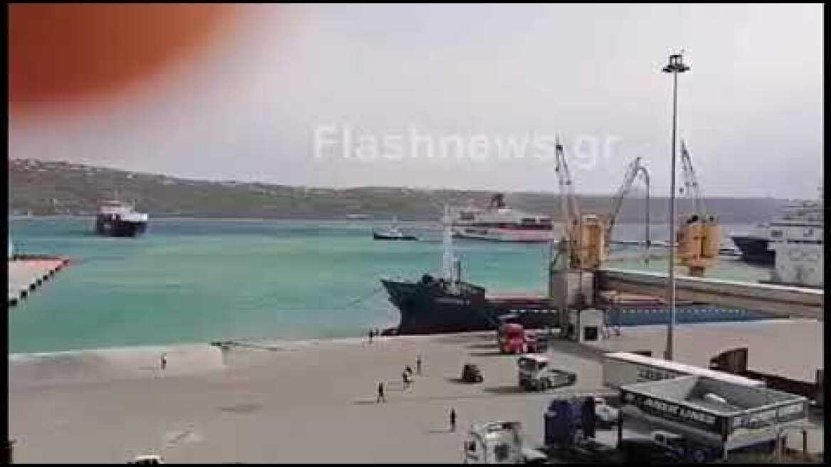 Ισχυροί άνεμοι στη Σούδα - Πλοίο προσέκρουσε στον προβλήτα