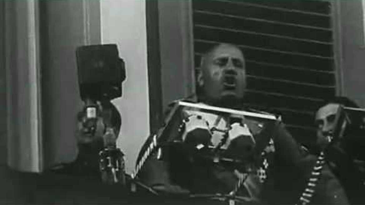 Pasqualino settebellezze - Seven Beauties (opening with eng sub)