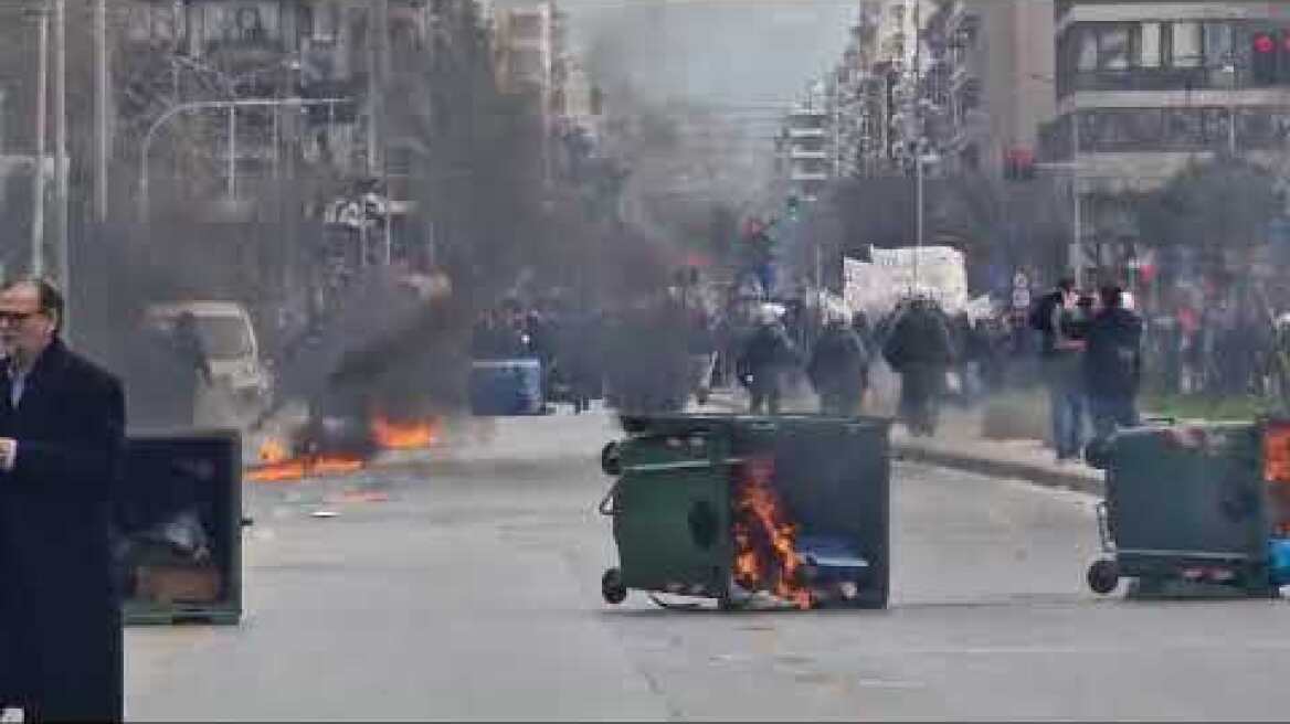 Επεισόδια με μολότοφ και πετροπόλεμο στη Θεσσαλονίκη