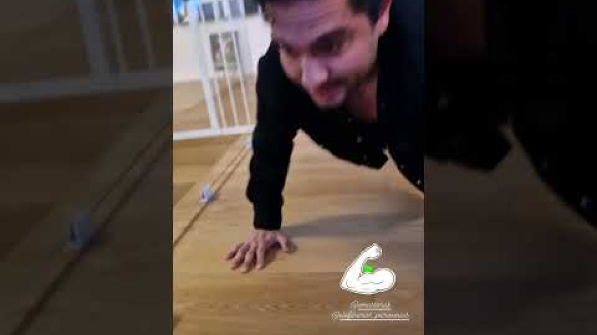 Ο Χρήστος Μάστορας κάνει πους απς με την κόρη του Πετρούνια και της Μιλλούση