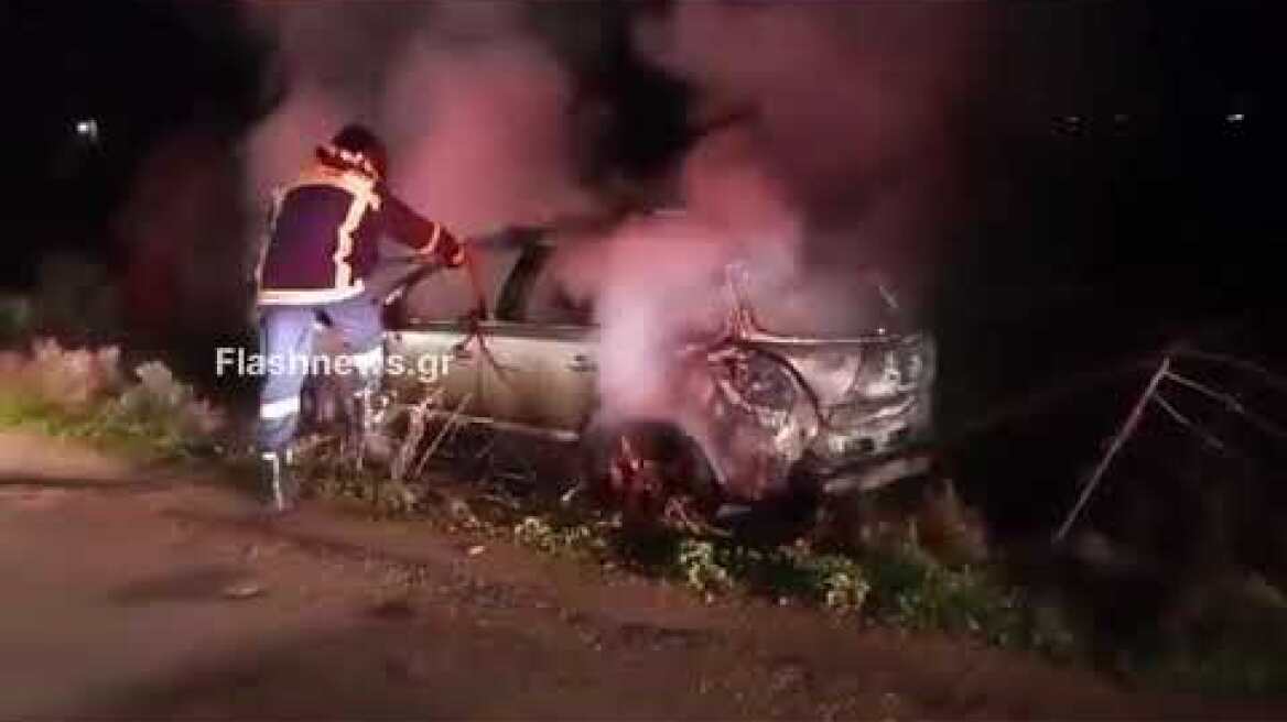 Αυτοκίνητο «λαμπάδιασε» μέσα σε χωράφι στο Ακρωτήρι