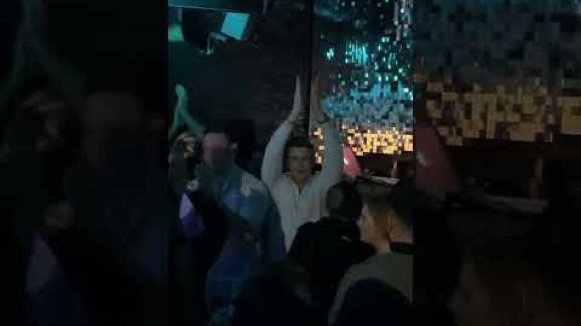 Με τον Τάιλερ σε μπαρ στο Γκάζι ο Κασσελάκης 5