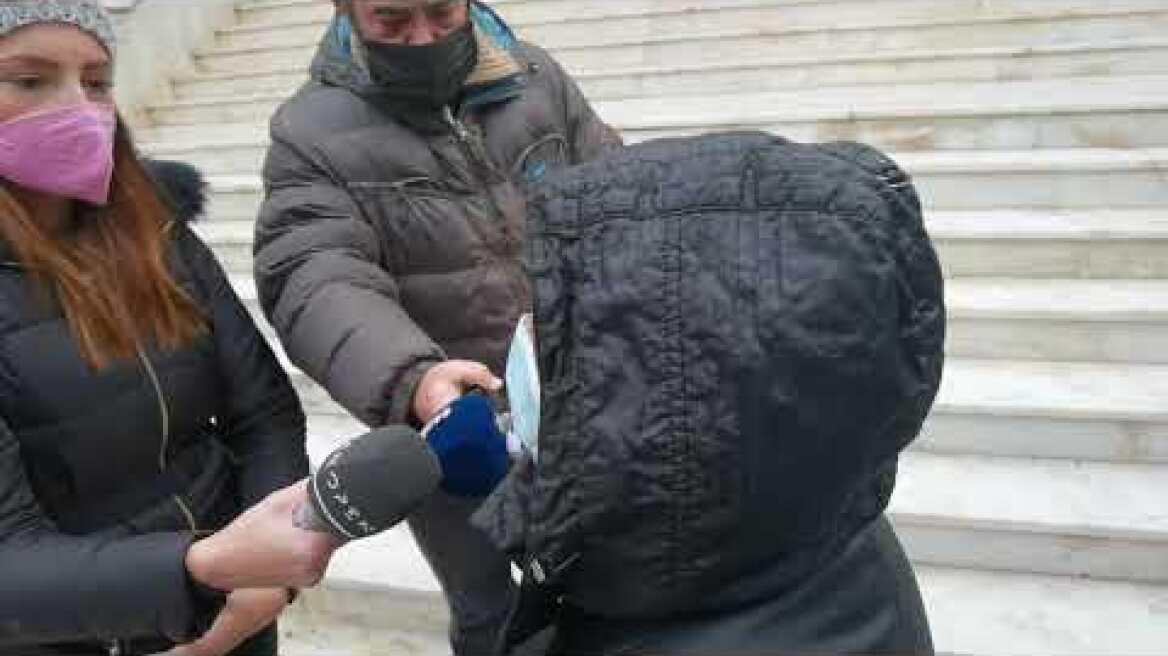 Γείτονες μιλούν για τον ιερέα στα Κάτω Πατήσια