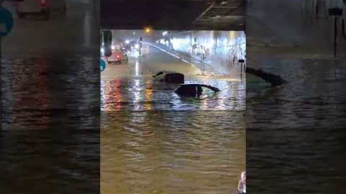 Πλημμύρες στην γέφυρα Σπύρου Λούη στο Μαρούσι (2)