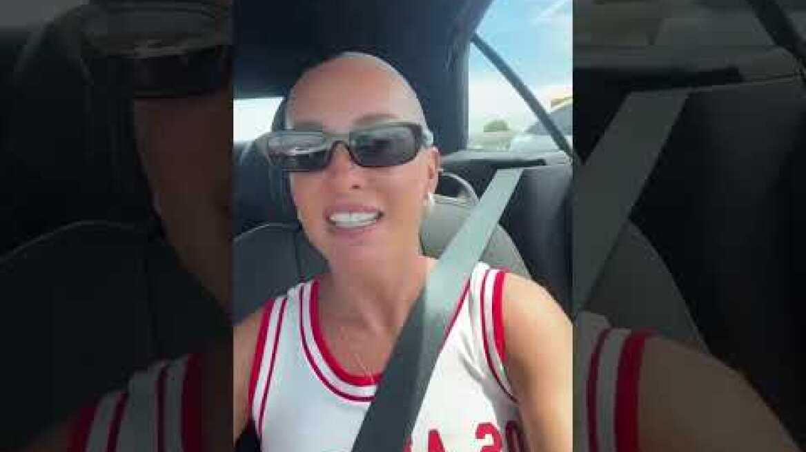 Κατερίνα Δαλάκα: Το απρόοπτο με την τούρτα για τα γενέθλιά της στις ΗΠΑ