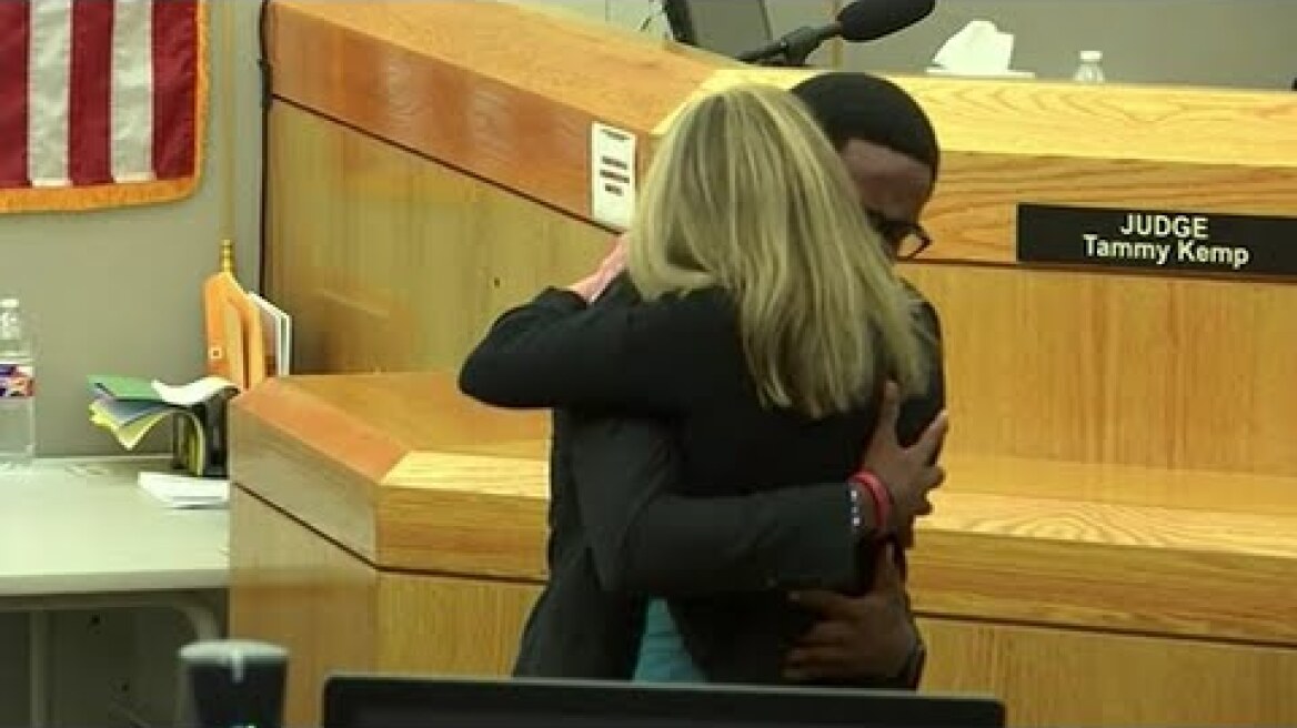 Texas officer sentenced to 10 years for murder