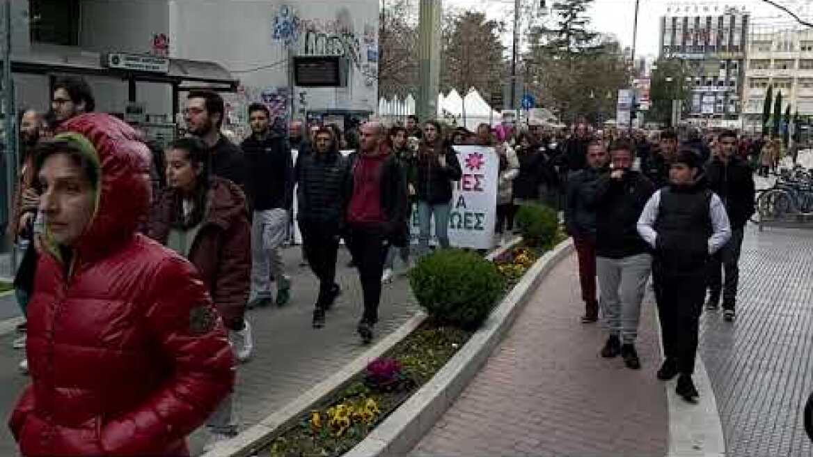 Συλλαλητήριο Λαρισαίων για την τραγωδία στα Τέμπη