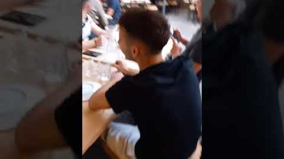 Ο Γιάννης Αντετοκούνμπο πήγε σε ταβέρνα στον Βύρωνα