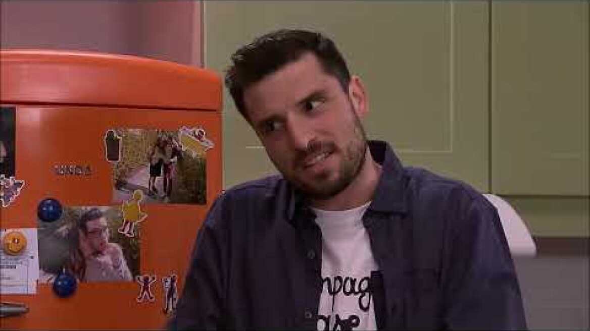 Μην αρχίζεις τη μουρμούρα | Σ.9 | Επ.6 | Sneak 1