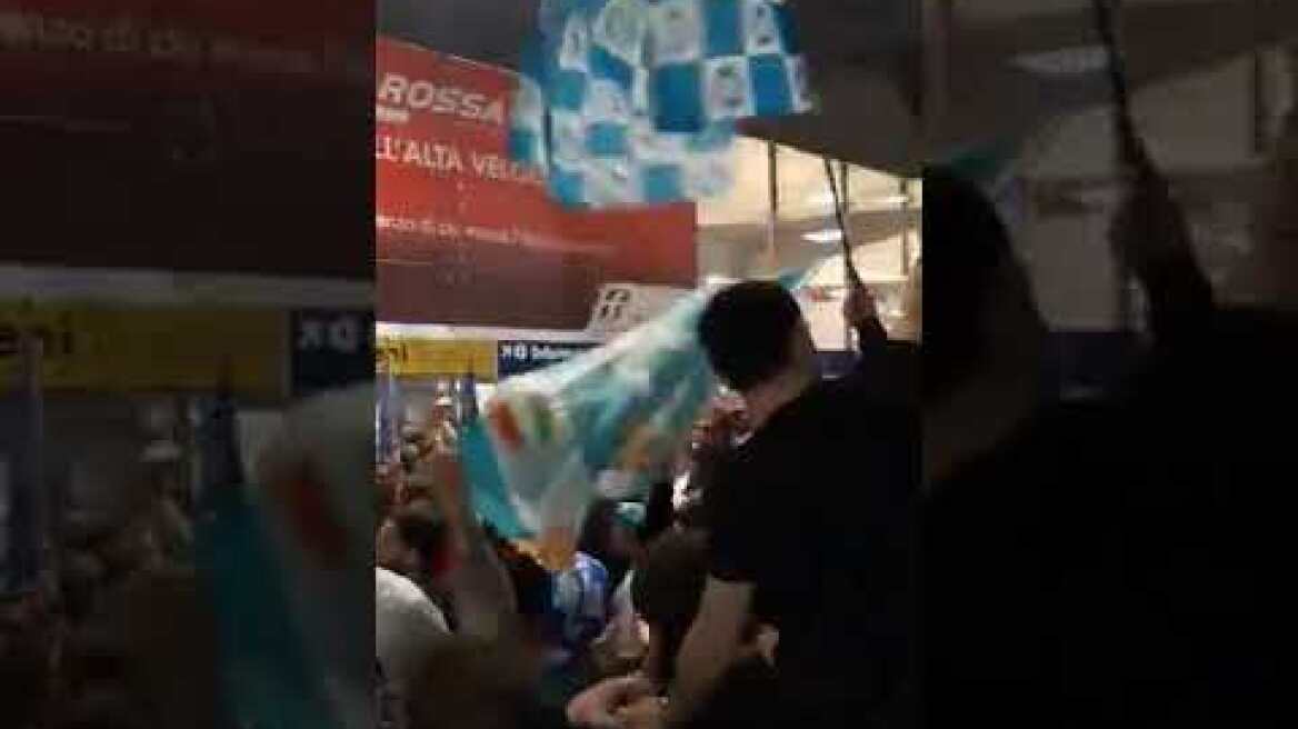Napoli, cori contro la Juventus a Piazza Garibaldi