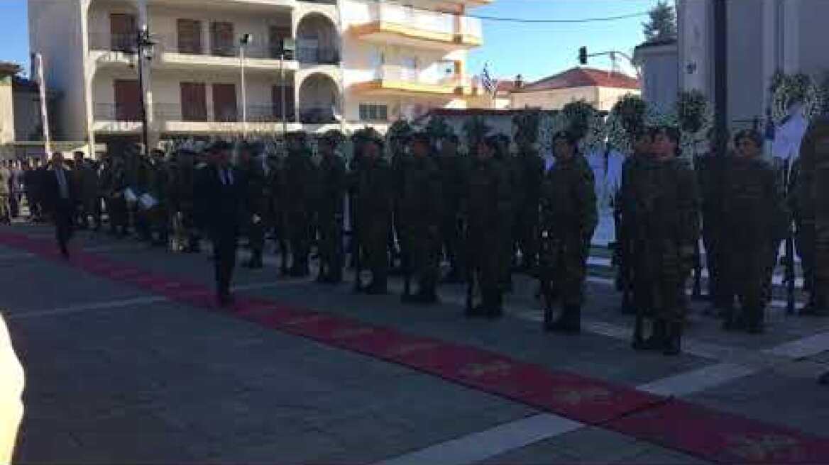 Ο Νίκος Χαρδαλιάς στην κηδεία του υποσμηναγού Τουρούτσικα