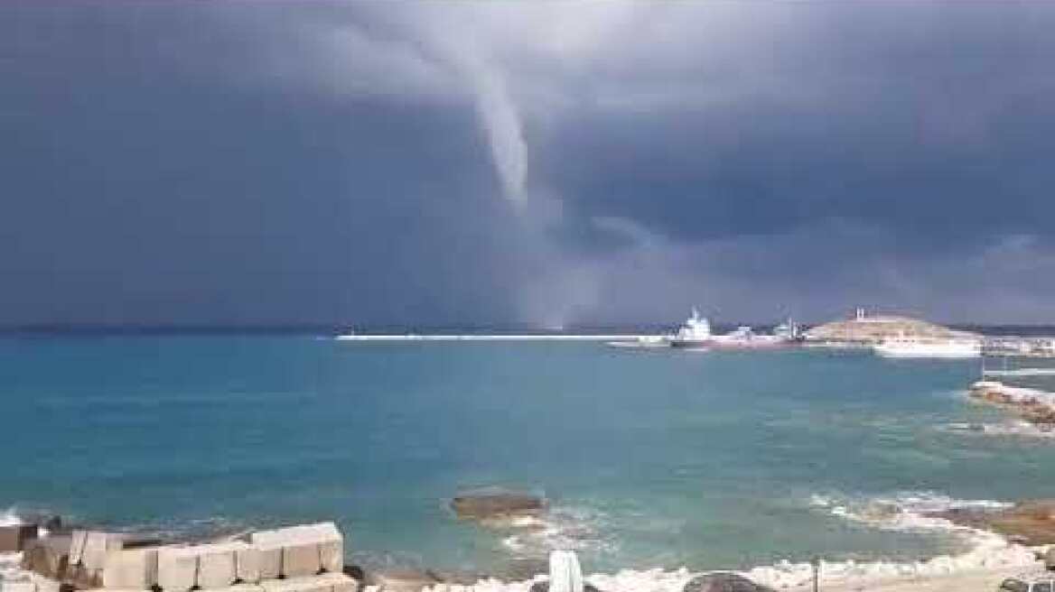 Νάξος... Καταιγίδα στο λιμάνι