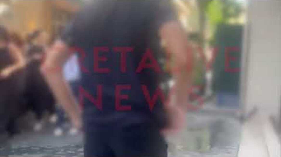 Δακρυγόνα και ένταση στο κέντρο του Ηρακλείου - Σε "κλοιό" πολίτες και τουρίστες