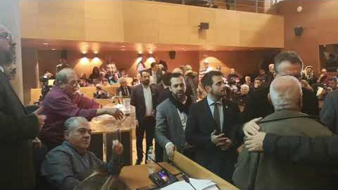 Φραστική επίθεση στον Στέλιο Παππά από μικρομετόχους του ΟΑΣΘ