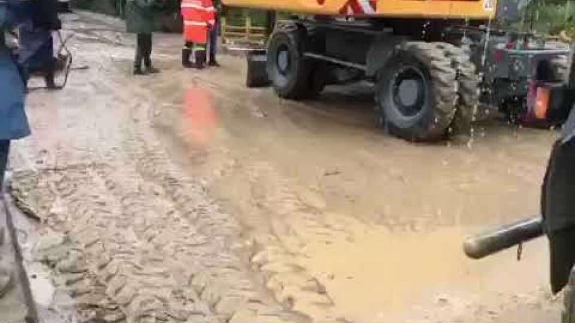 Θεσσαλονίκη: Στο έλεος της κακοκαιρίας – Πλημμύρισαν δρόμοι και σπίτια