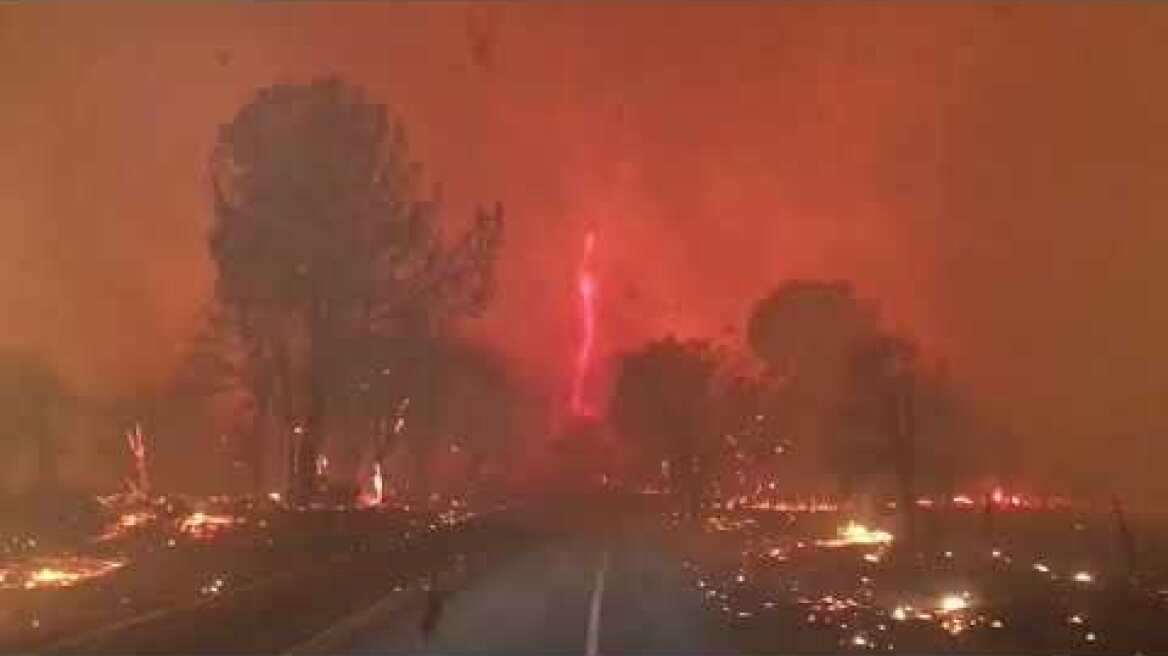 CALIFORNIA: incredibile tornado di fuoco ripreso in diretta