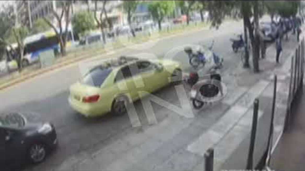 Η 35χρονη τρέχει στο ταξί μετά την επίθεση με βιτριόλι