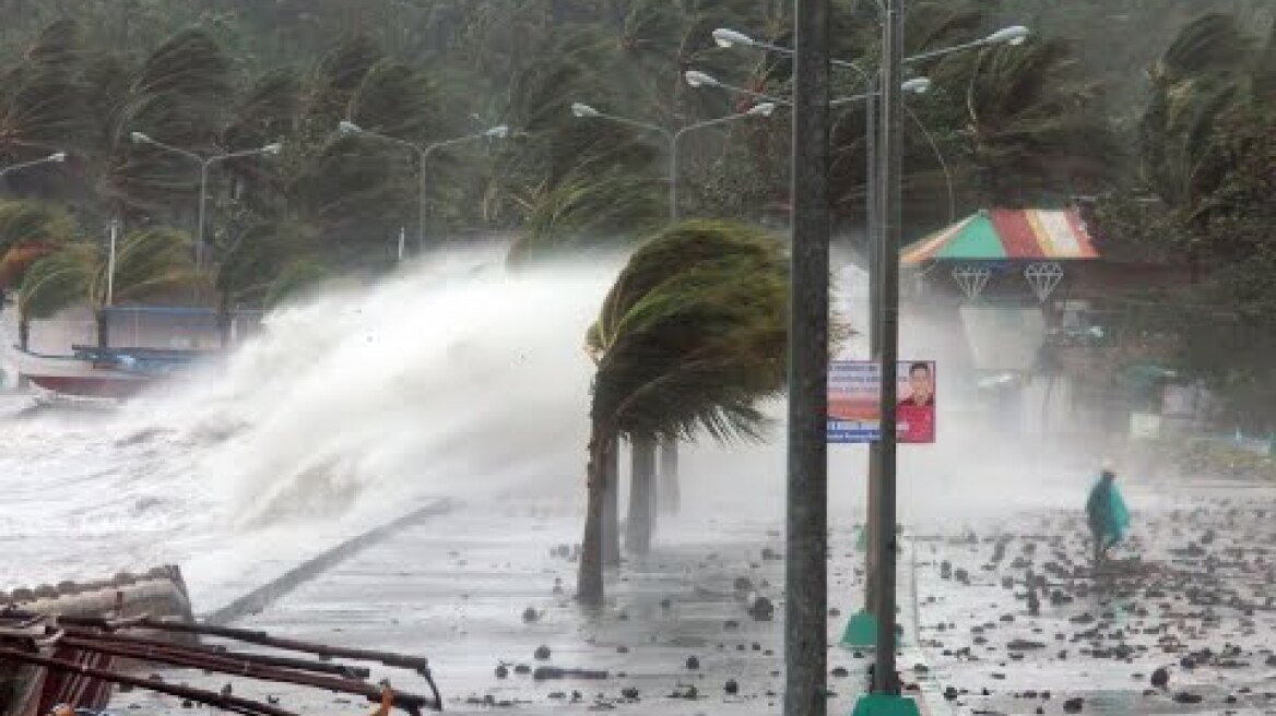 Typhoon Phanfone Ruins Christmas in the Philippines