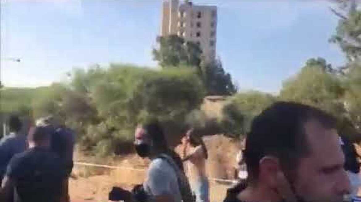 Με σημαίες Τουρκίας και ψευδοκράτους εισήλθε στο Βαρώσι ο Τατάρ