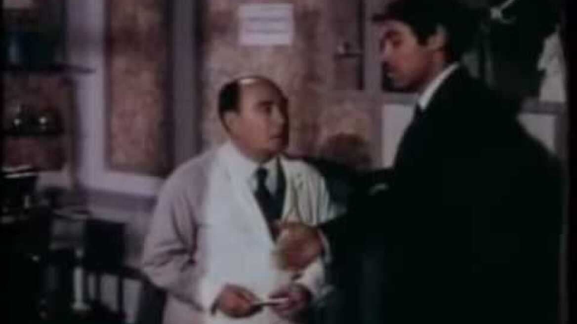 Μέχρι και μουστάκι θα σε βάλει να ξυρίσεις...