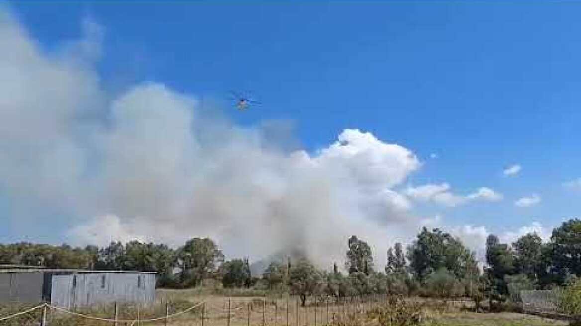 Λευκάδα: Σε εξέλιξη η φωτιά στην πρώην χωματερή
